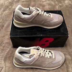 New Mens size 10.5 Classic New Balance 574 Limited Edition